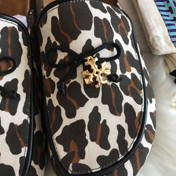 Tory Burch Tory Charm Mule Size 6.5, 7
Color: Reva Leopard - Picture 3 of 16